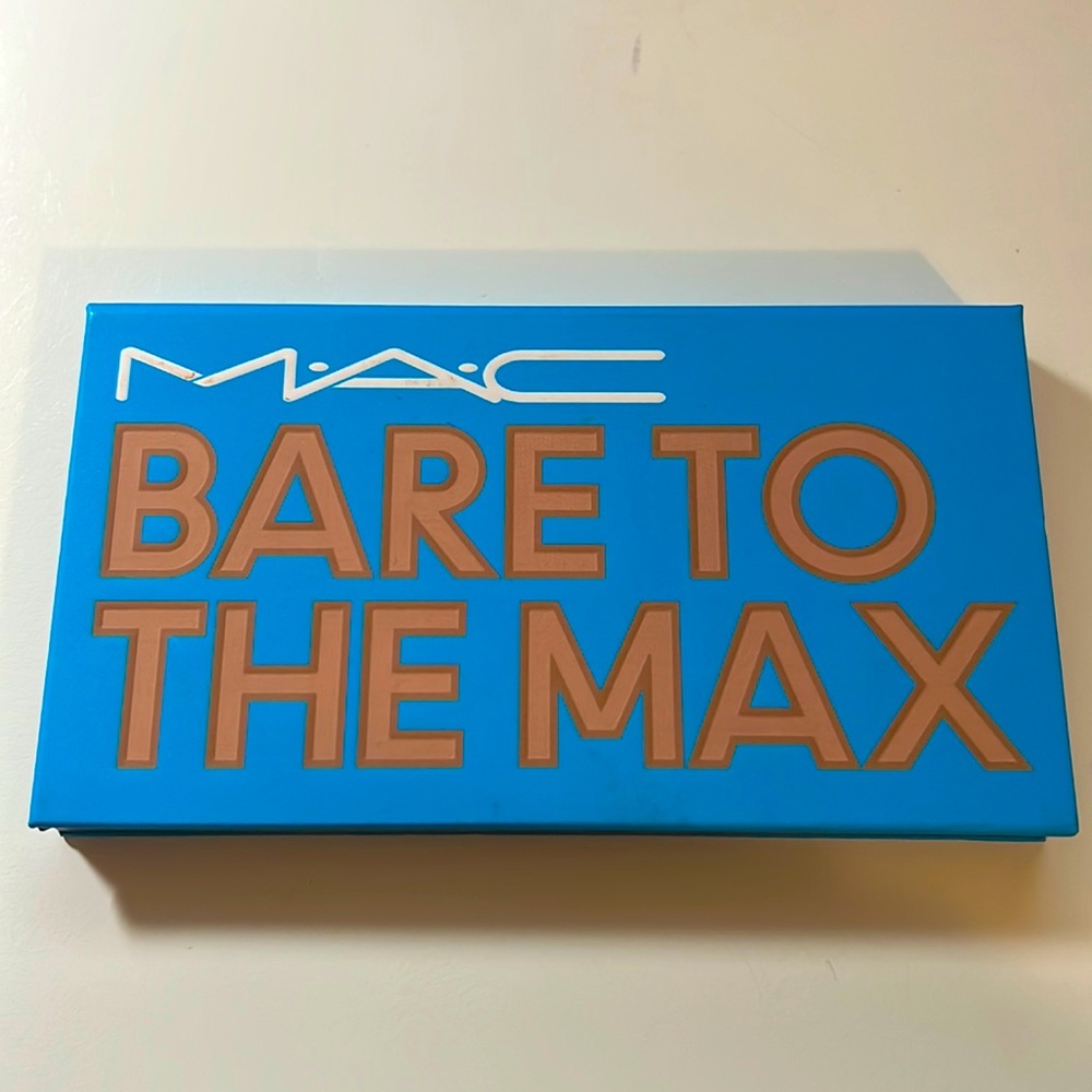 MAC Bare to the Max Eyeshadow Palate